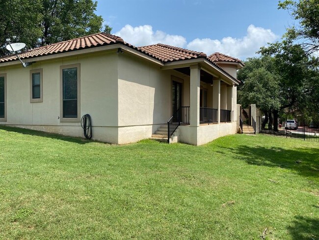 Building Photo - 15107 Lariat Trail