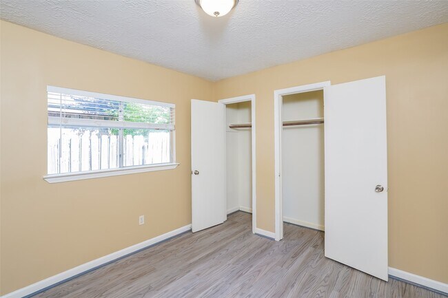 Building Photo - 20406 Oak Limb Ct
