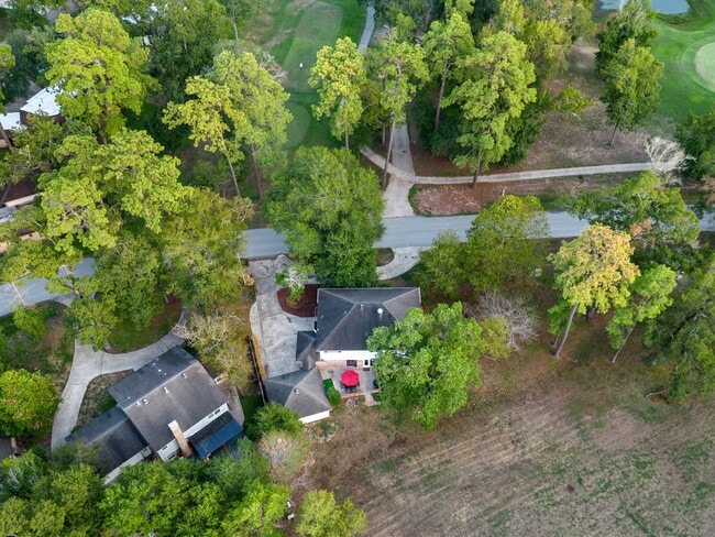 Building Photo - 522 River Plantation Dr