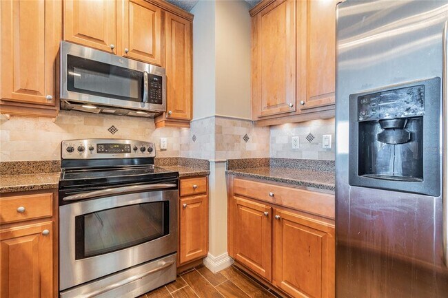Building Photo - 449 S 12th St