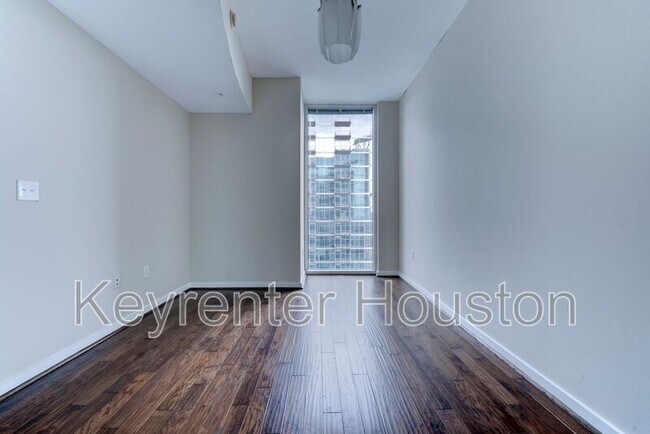 Building Photo - 5925 Almeda Rd