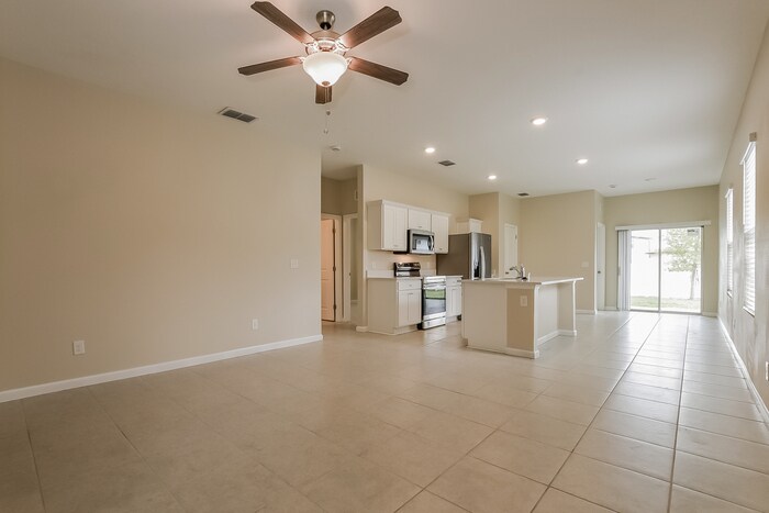 Building Photo - 2704 Island Walk Dr