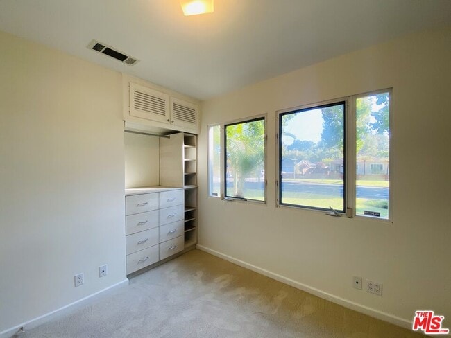 Building Photo - 3392 McLaughlin Ave