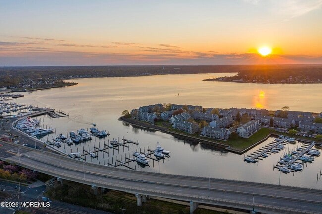 Building Photo - 504 8th Ave