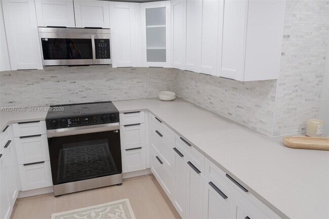 Building Photo - 3051 N Course Dr
