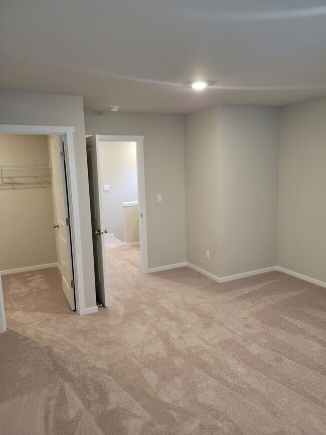 Building Photo - Beautiful, brand new 4 bedroom for Rent Now!