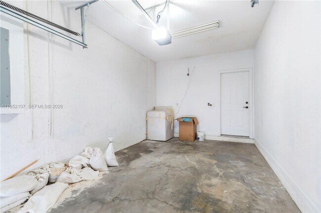 Building Photo - 2540 SW 85th Terrace