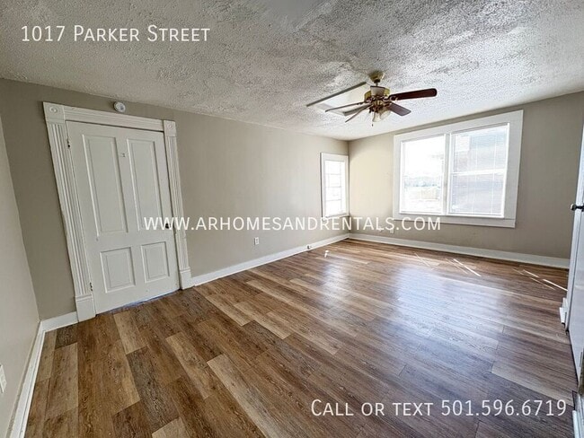 Building Photo - 1017 Parker St