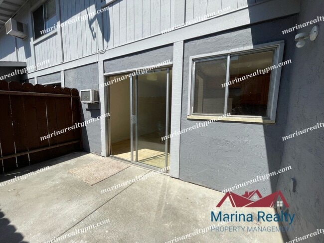 Building Photo - 211 Del Luz Ct