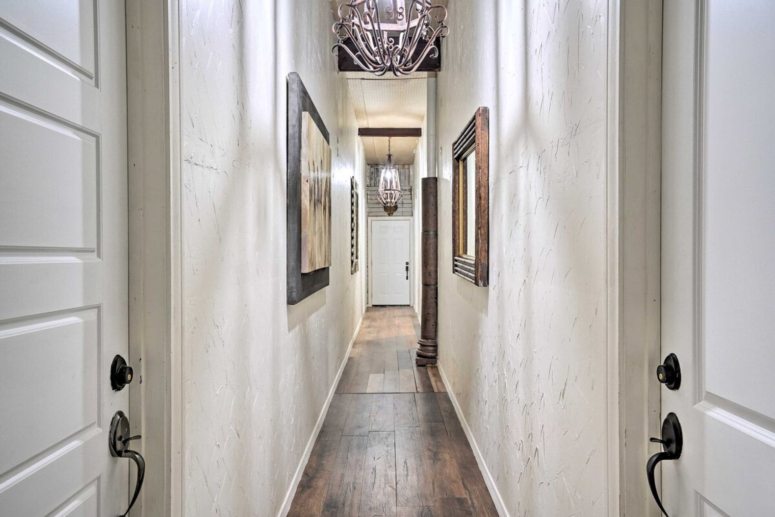 Building Photo - 3704 San Bernardo Ave