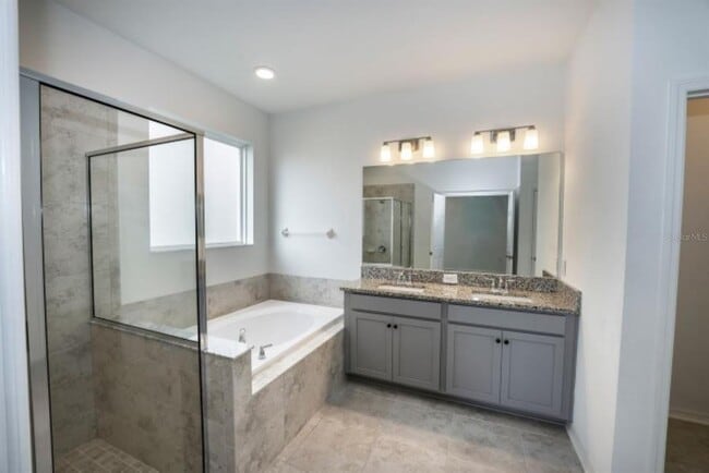 Building Photo - 10715 New Morning Dr