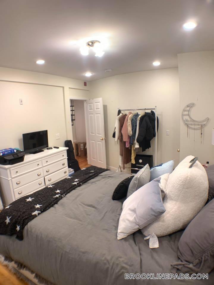 Building Photo - 22 Euston St