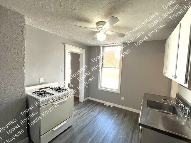 Building Photo - 114 Huetter Ave