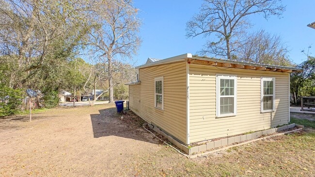 Building Photo - 712 US-190