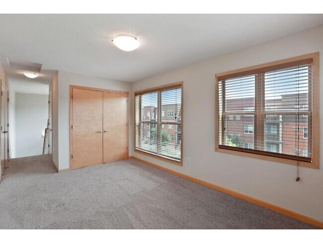 Building Photo - 731 Victoria Street S