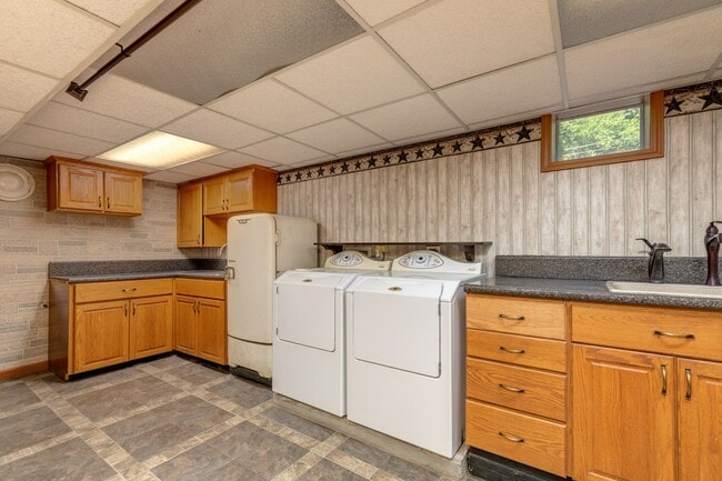 Building Photo - 2BD/2BATH Rockhill Home!
