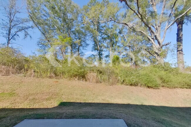 Building Photo - 44 Maple Leaf Dr