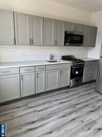 Building Photo - 315 70th St