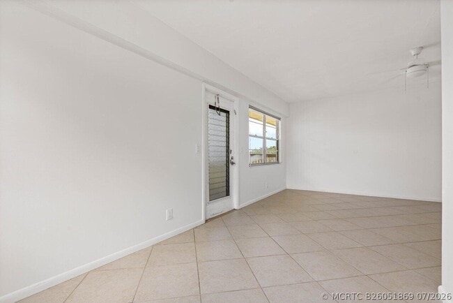 Building Photo - 74 Mansfield B