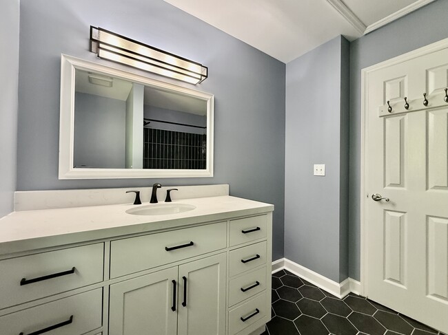 Building Photo - 5635 Falkirk Dr