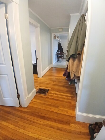 Building Photo - 9 Pitman Ave