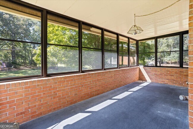 Building Photo - 3929 Lenora Church Rd