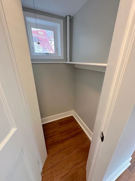 Building Photo - 202 Grand St