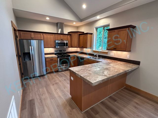Building Photo - Discover Comfort and Space in A Charming 3-Bed, 2-Bath Retreat in Troutdale!
