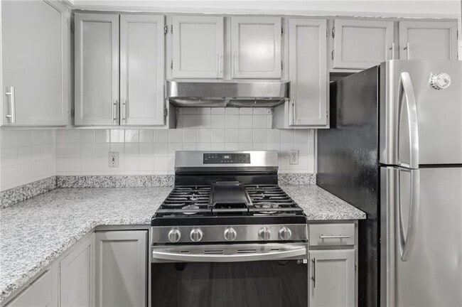 Building Photo - 18 Joseph St