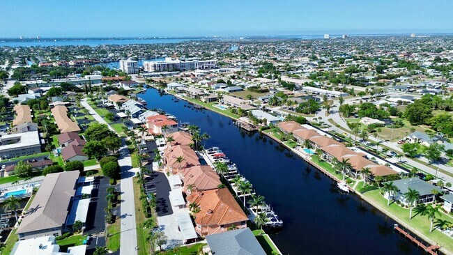 Building Photo - 2/2 Beautifully Remodeled, Furnished, With...