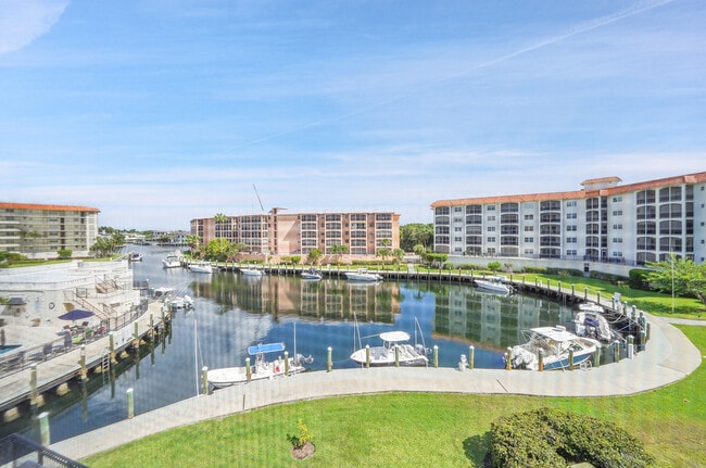 Building Photo - 2871 N Ocean Blvd