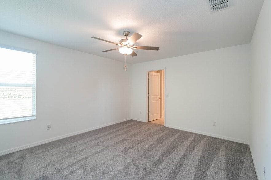 Building Photo - 2125 Skybrooke Blvd