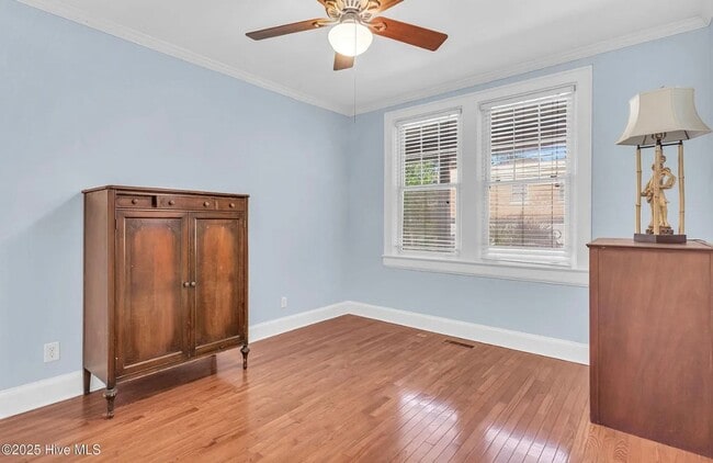 Building Photo - 3 Bed 3 Bath Historic Home