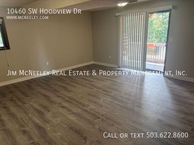Building Photo - 10460 SW Hoodview Dr