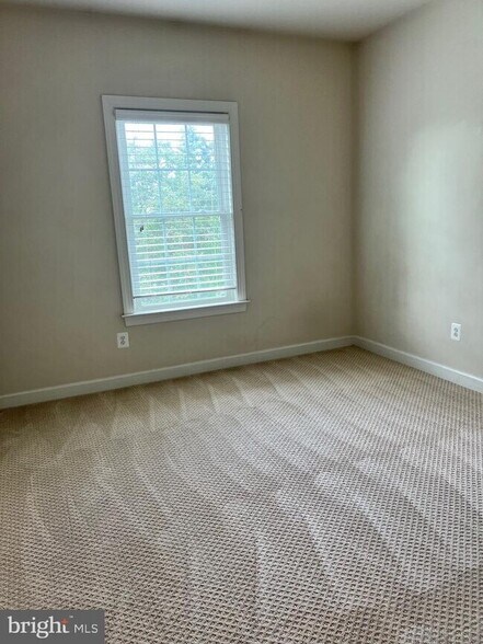 Building Photo - 44377 Stone Roses Cir