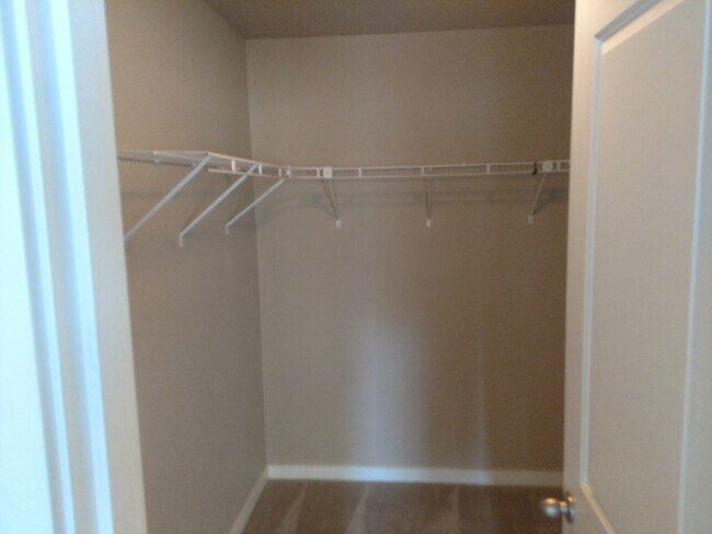 Building Photo - SW Bend - 3 Bed 2.5 Bath -Fenced-Corner lot-Amenities