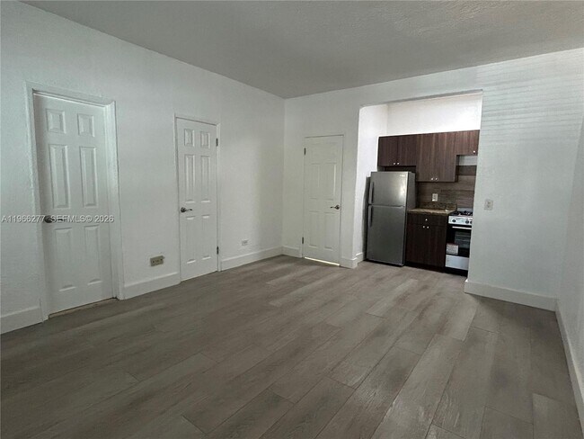 Building Photo - 1007 Pennsylvania Ave