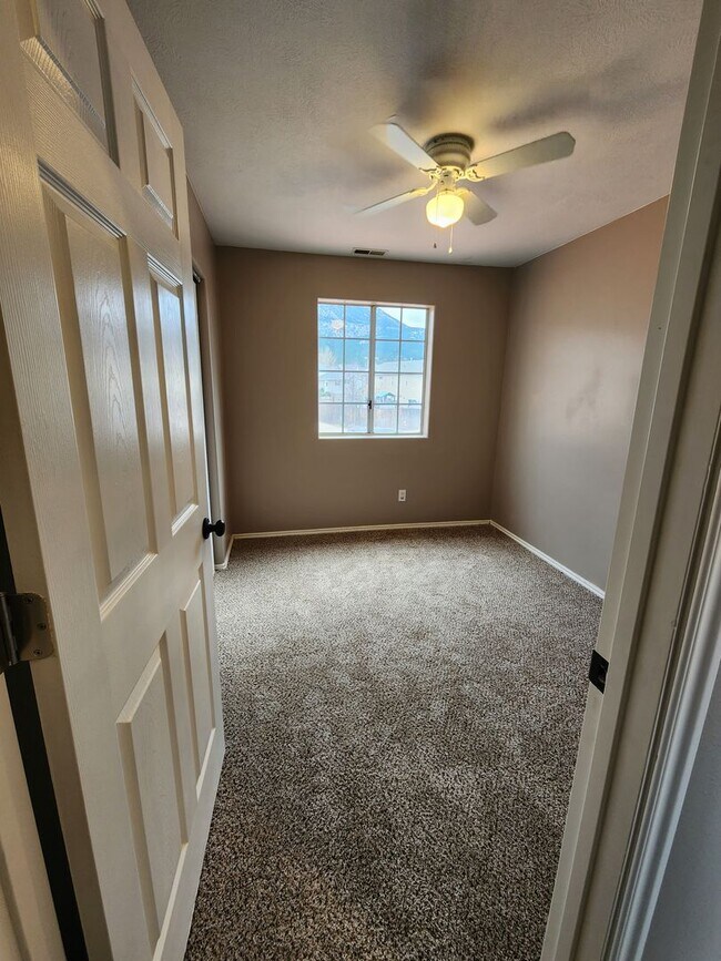 Building Photo - 988 W 1225 S