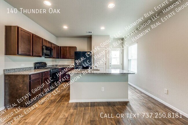 Building Photo - 140 Thunder Oak