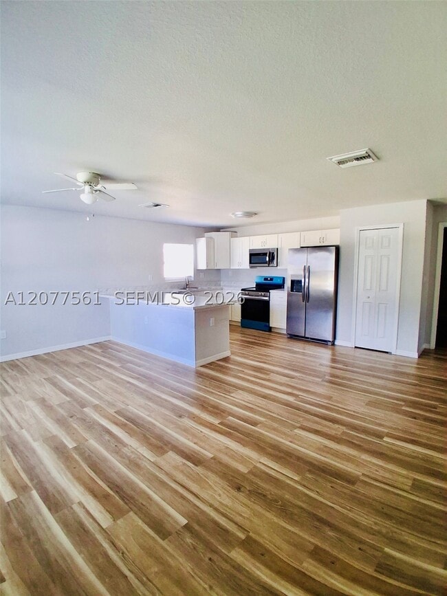 Building Photo - 1211 Ramona Ave