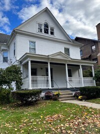 Building Photo - 308 Edgewood St