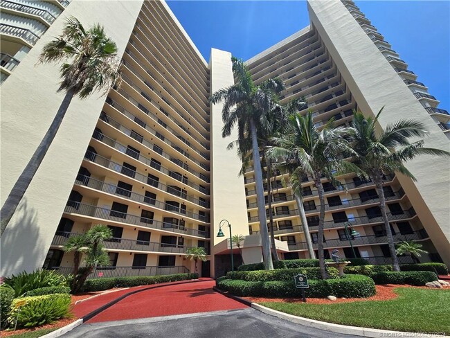 Building Photo - 9500 S Ocean Dr