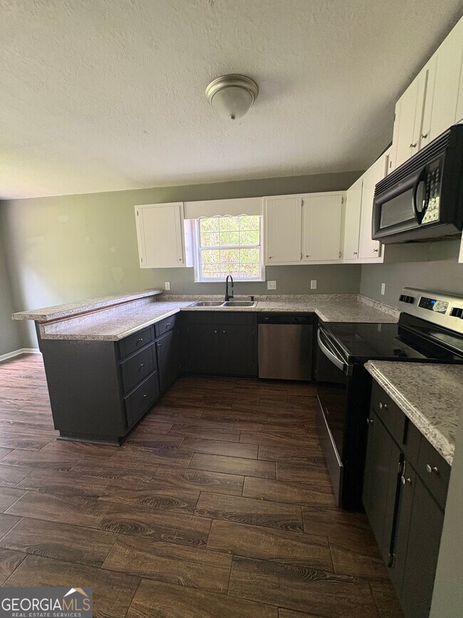 Building Photo - 112 Boxwood Ct