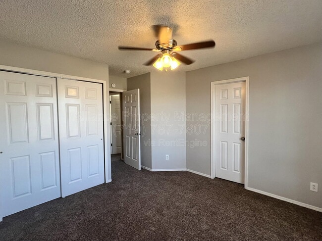 Building Photo - 212 Oxbow Dr