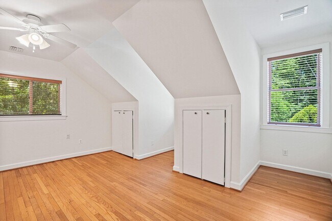 Building Photo - 7712 Dolly Dr