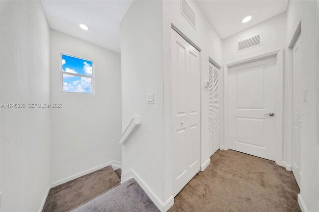 Building Photo - 26990 SE 19th St