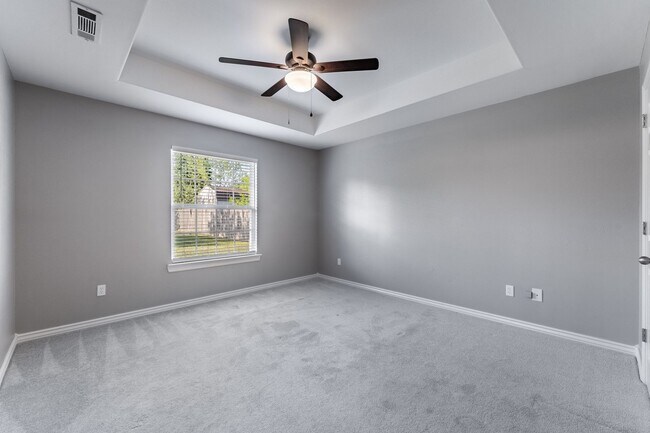 Building Photo - Centerton Sanctuary: 3-Bedroom, 2-Bathroom Rental with Expansive Backyard