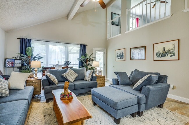 Building Photo - 1027 Hedgestone Dr