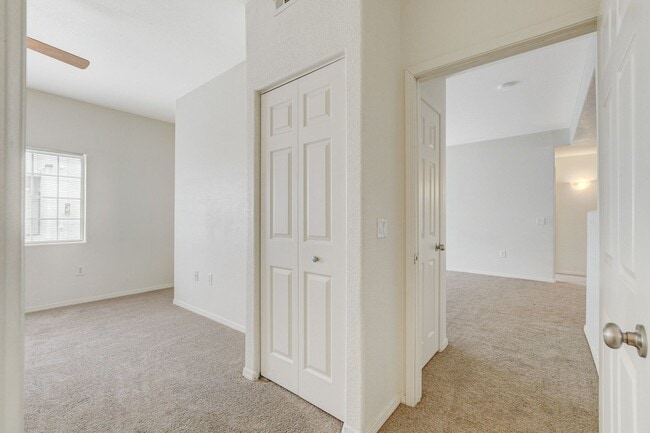 Building Photo - Beautiful 2 Bedroom 2 Full Bath Condo