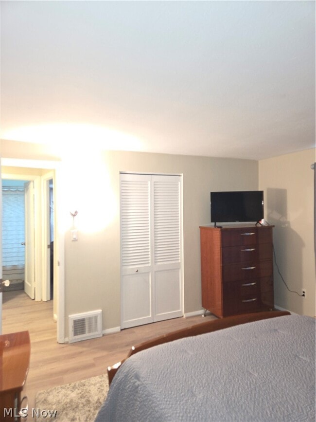 Building Photo - 21711 S Lake Shore